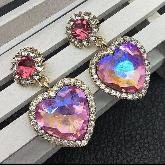 EARRINGS! Betsey Johnson Heart Drop Earrings BNWT Pink & Purple Gemstone earring - Picture 3 of 5